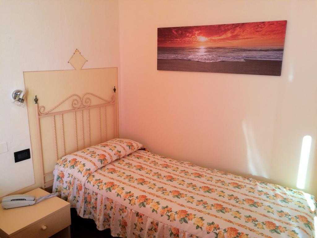 Lungomare Hotel Marina di Cecina Eksteriør billede