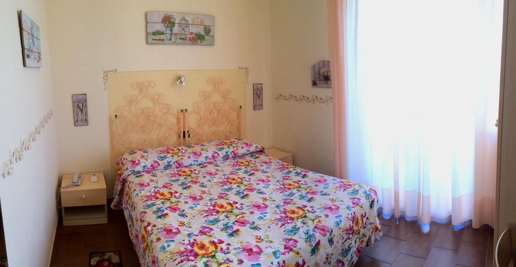 Lungomare Hotel Marina di Cecina Eksteriør billede