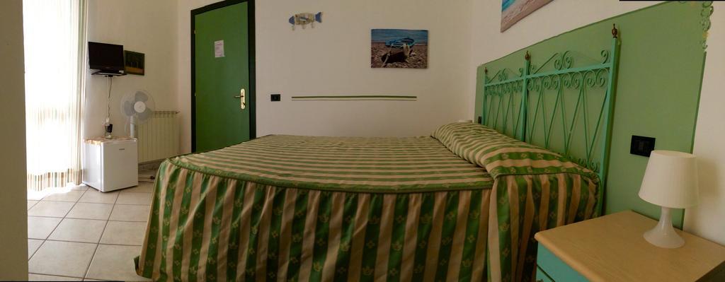 Lungomare Hotel Marina di Cecina Eksteriør billede