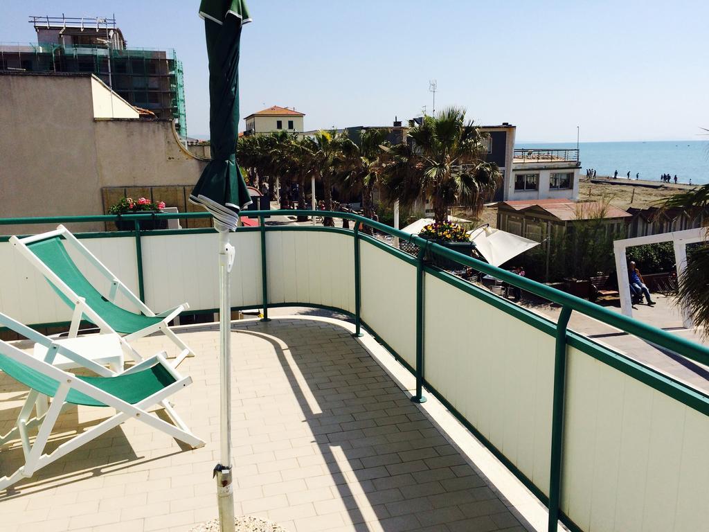 Lungomare Hotel Marina di Cecina Eksteriør billede