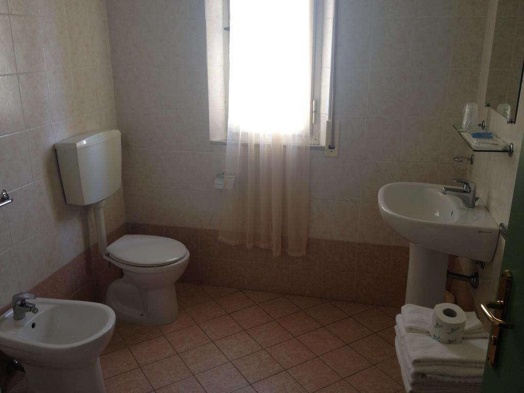 Lungomare Hotel Marina di Cecina Værelse billede